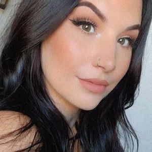 Meet your Posher, Letiacia